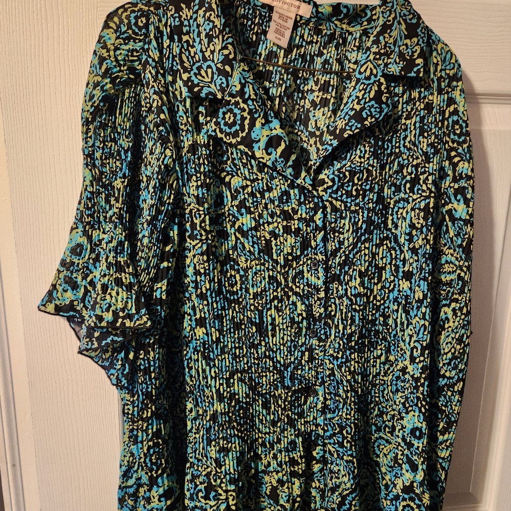 EUC green pleated with bell sleeves Covington TOP  sz XL